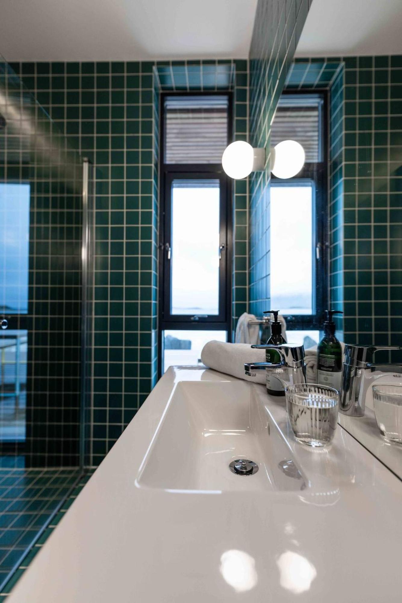 Exclusive Beach House Ramberg - Your Private Oasis ภายนอก รูปภาพ